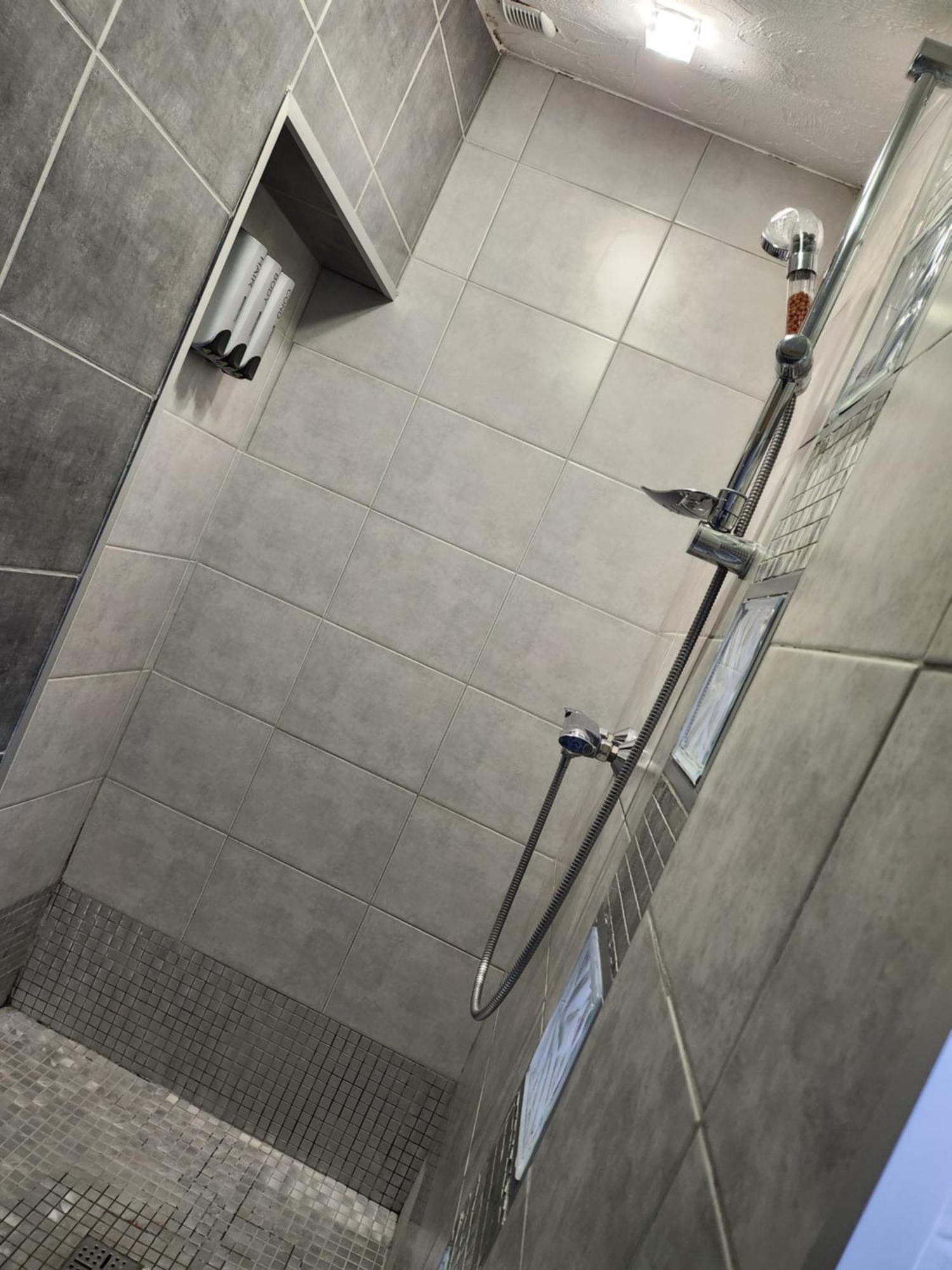 Adret1 Apartment Паси Екстериор снимка